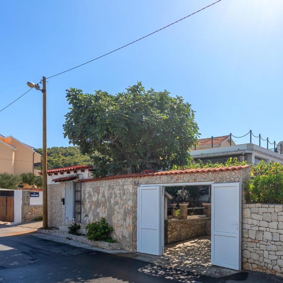 Holiday House Iva Slatine Exterior foto