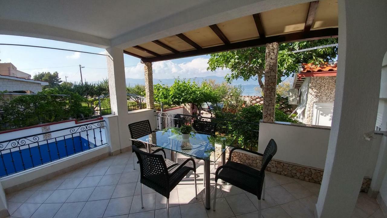 Holiday House Iva Slatine Exterior foto